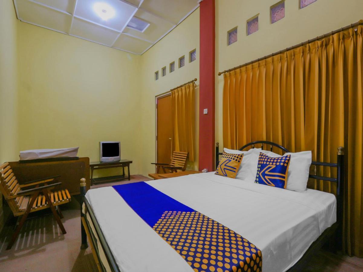 Hotel Spot On 90272 Istana Griya 1 Surakarta (Solo)