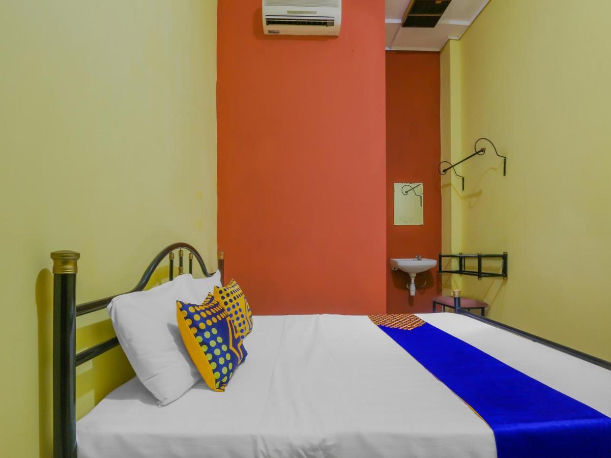 Spot On 90272 Istana Griya 1 Hotel