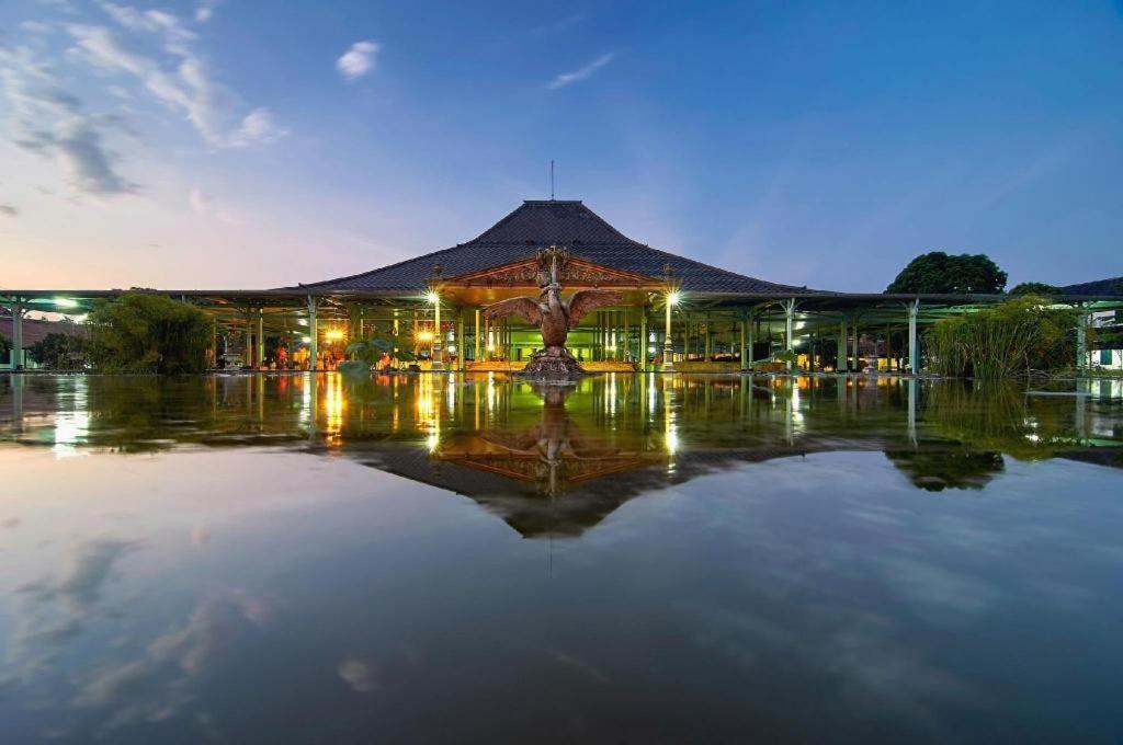 Spot On 90272 Istana Griya 1 Hotel